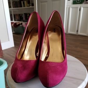 Fucia heels with a lift.